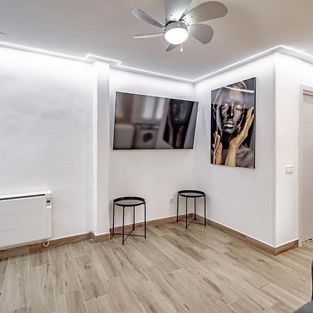 Apartamentos Estrecho Madrid Szoba fotó